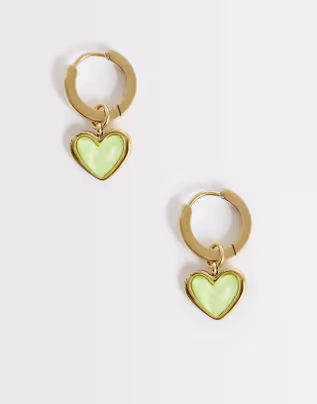 Green quartz huggie heart earrings in 18k gold plated